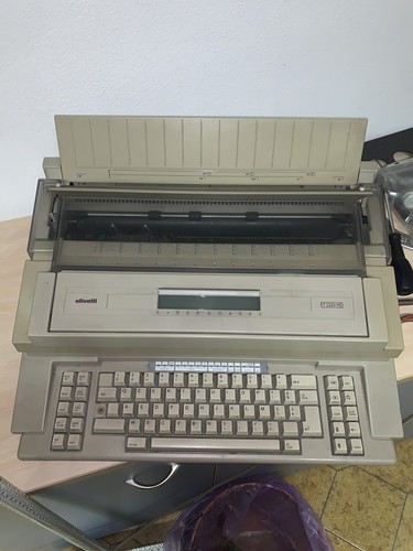 Macchina scrivere olivetti - da,