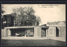 CPA Fleury-en-Bière, Le Château, La Grotte 