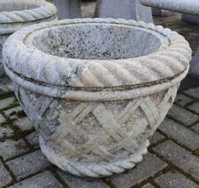 Vaso in marmo per giardino