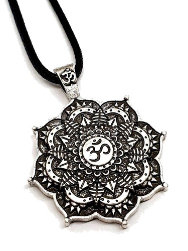 Ciondolo collana mandala fiore