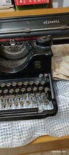 Macchina da scrivere Olivetti