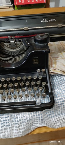 Macchina scrivere olivetti - da,