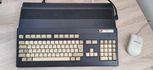 Commodore amiga 500 plus con - commodore,