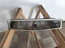 LANCIA Y MASCHERINA GRIGLIA CENTRALE '85 - '95  - USATA DELL'EPOCA