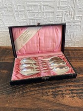 Bellissimo set di sei cucchiai