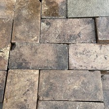 Mattoni in pietra pece antichi