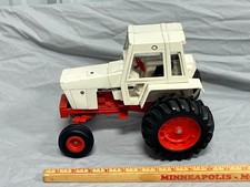 Trattore CASE Agri-King 1370 bianco con cabina 1:16 ERTL gancio rotto