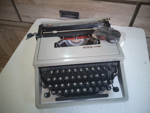 Macchina scrivere olivetti - macchina,