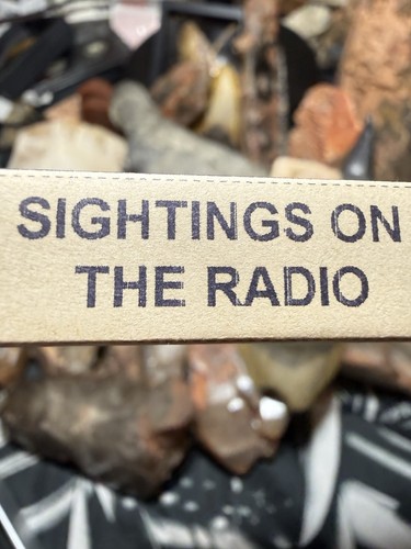 Sightings the radio alien - the,