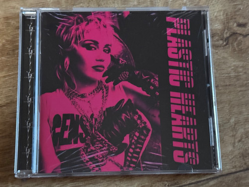 Miley cyrus plastic - -,