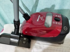 Aspirapolvere giocattolo marca Miele