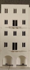 Casa per fondale plastico H0 con doppio portico 4 piani 2 terrazzi e negozio