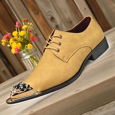 Scarpe eleganti e raffinate da