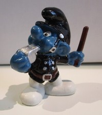 6A-PUFFI-PUFFO POLIZIOTTO-UNIFORME NERA-2.0123-HONG KONG © 1981 PEYO SCHLEICH Ⓢ