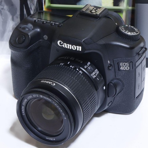 Kit fotocamera reflex digitale