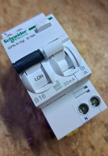 Schneider electric a9d56616 - schneider,