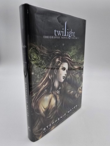 Twilight graphic novel volume - twilight:,