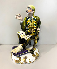 SCULTURA Cacciapuoti PORCELLANA POLICROMA FIGURA NUMISMATICO FRANCOBOLLI 34 cm/h