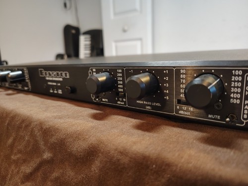 Crossover stereo attivo