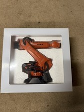 KUKA Robot Braccio Meccanico