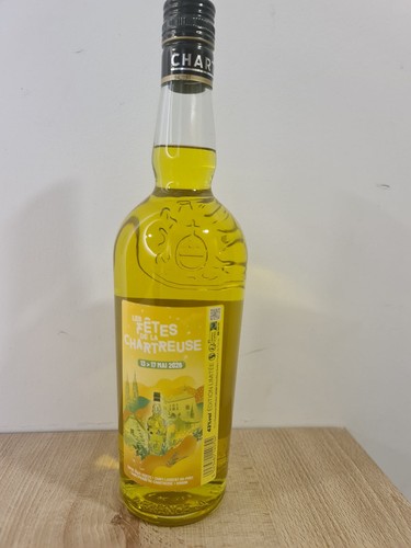 Fête chartreuse jaune - fête, la