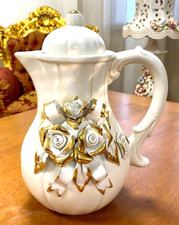 Caffettiera Caraffa in Porcellana Bianca con Fiori di Capodimonte con Rose Oro-