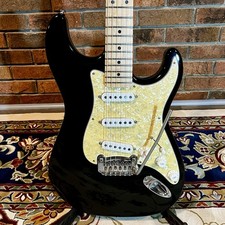 G&L USA Legacy SSS nero metà