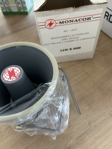 Altoparlante camera a - altoparlante,