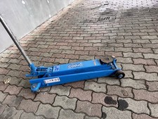 due sollevatori auto uno da 1500 kg altro da 2000kg Uno 350€ ,