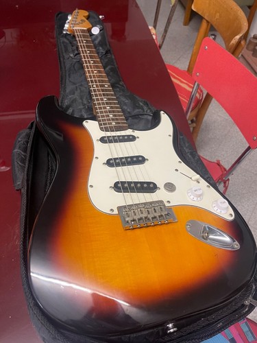 Chitarra elettrica stile - chitarra,