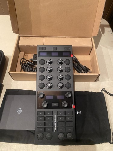 Native instruments traktor - native, x1