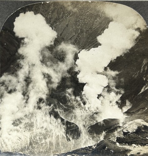 Cratere del vulcano - del,