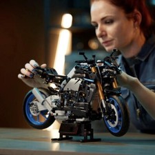 TECHNIC 42159: REPLICA MT-10