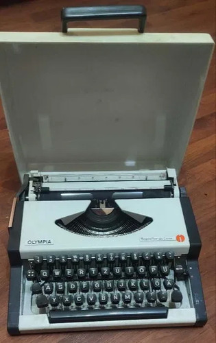 Macchina scrivere olympia - da,