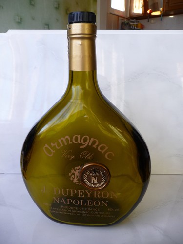 Armagnac bottiglia vuota molto