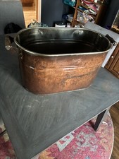 Grande caldaia antica ovale