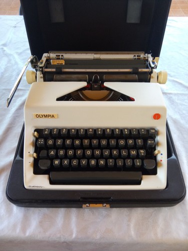 Macchina scrivere olympia - scrivere,