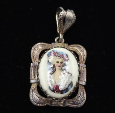Ciondolo antico miniatura di