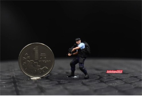 Poliziotto armato uomo - poliziotto,