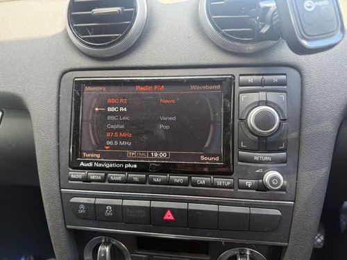 Audi 2010 stereo - a3,