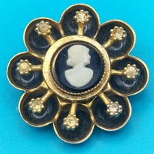 Spilla cammeo Coro vintage