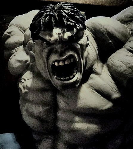 Sideshow grey hulk comiquette - hulk,