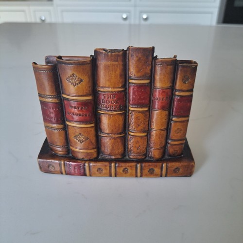 Porta lettere finto libro