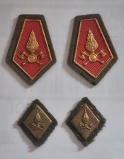 COPPIA MOSTRINE  VIGILI DEL FUOCO ANNI 60 MATERIALE PLASTICO SU TELA