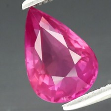 Pietra preziosa rubino rosso