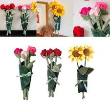 Bambola di peluche a forma di