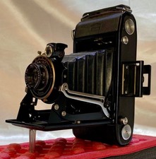 Antica macchina fotografica