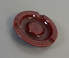 vecchio posacenere in ceramica