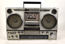 AKAI AJ 500-FL   RADIO CASSETTE ( BOOMBOX)