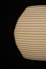 Lampada da tavolo calda a